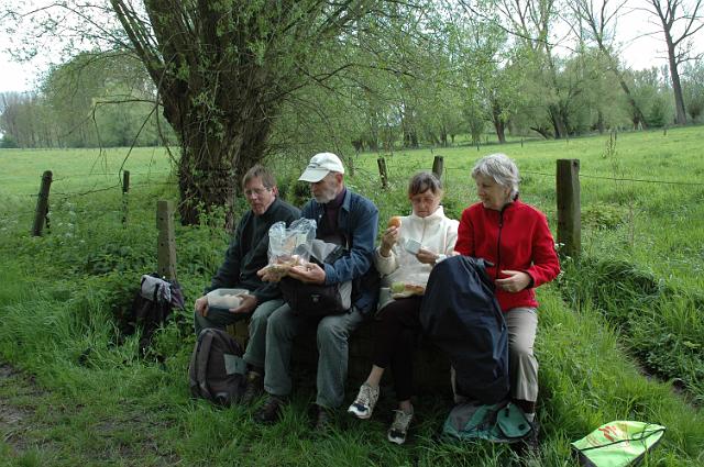 reunie2_004.JPG - samen op de picknick