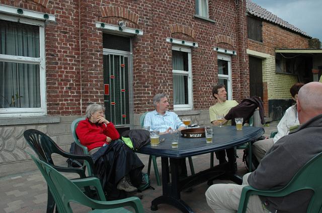 reunie2_014.JPG - op wie zijn terras zitten ze daar nu...